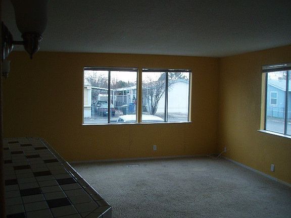 3rd image of 174 Village Cir #174