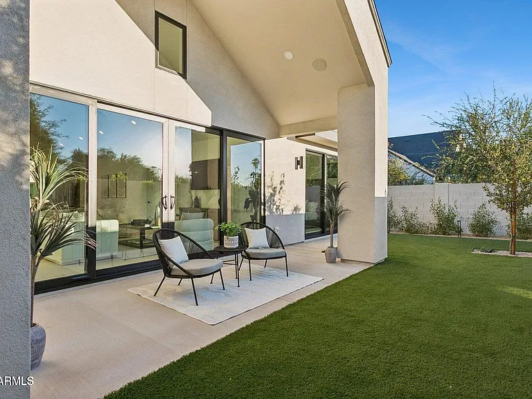 6330 N 10th Dr — Photo 35