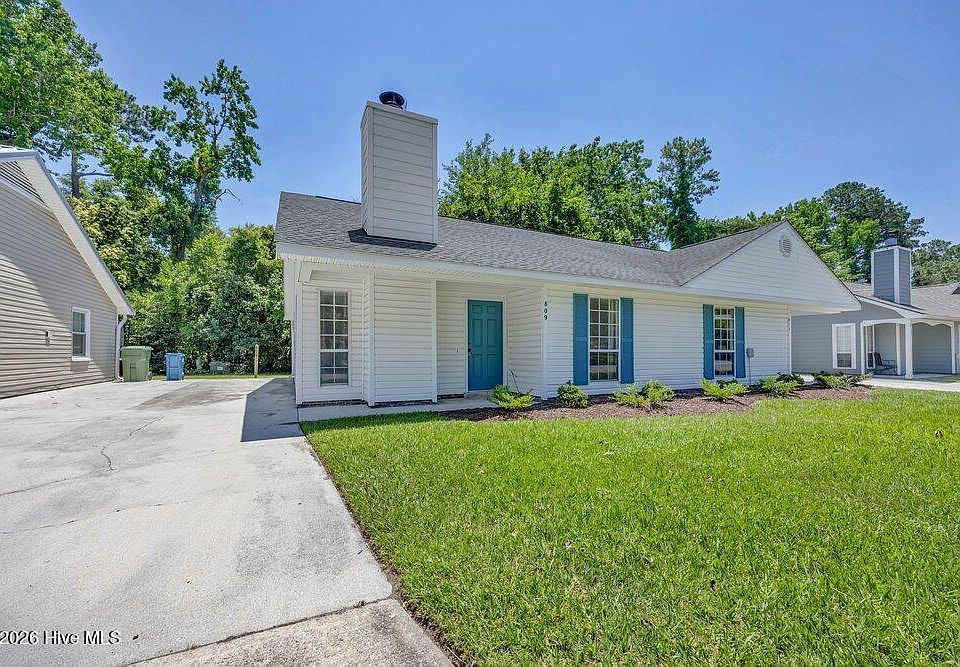 1st image of 809 Varsity Drive