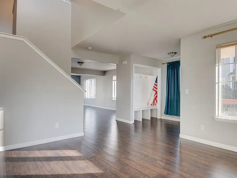 1443 SW Stremler Dr — Photo 10