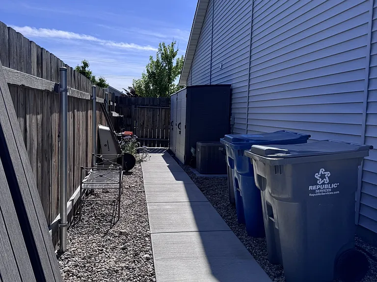 19576 Newhall Pl — Photo 28