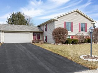 956 W Main St, Cary, IL 60013