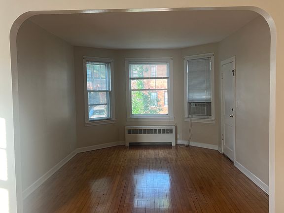 3rd image of 4049 N Kolmar Ave #1