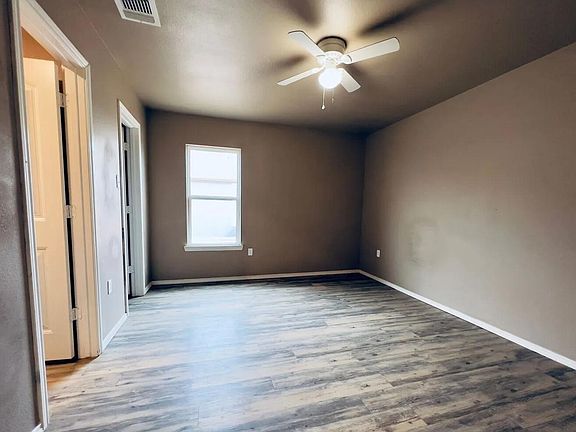 4th image of 2202 E 10th St