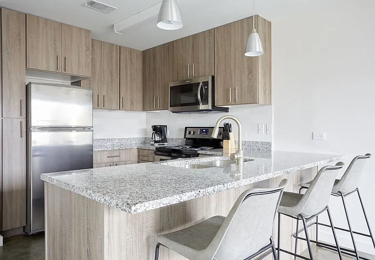 Mid Main — Photo 11