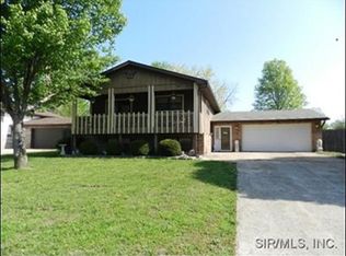 845 Saint Benedict Dr, Cahokia, IL