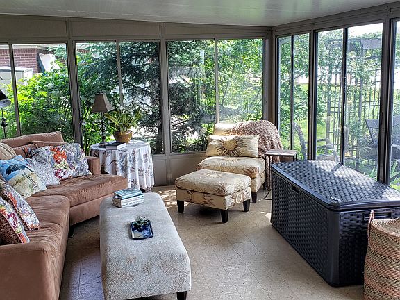 5th image of 7253 Parklane Dr