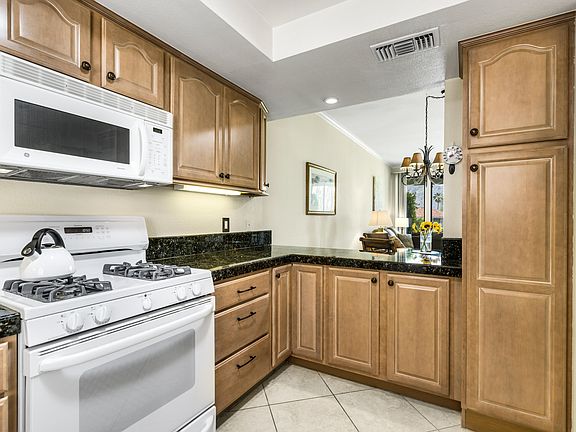 4th image of 715 N Barcelona Cir