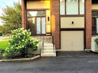 1505 Topp Ln APT A, Glenview, IL 60025