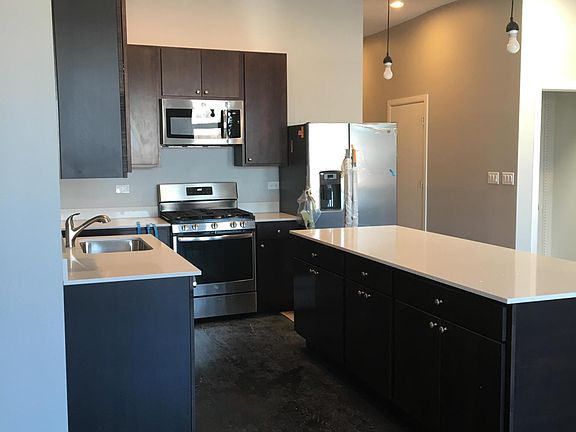 3rd image of 2523 W North Ave