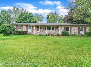 1186 Wild Cherry Dr, Williamston, MI 48895