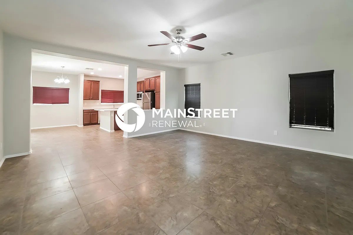 Living Room - 4922 N 110th Ln