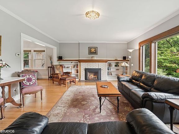5th image of 848 Park Ave