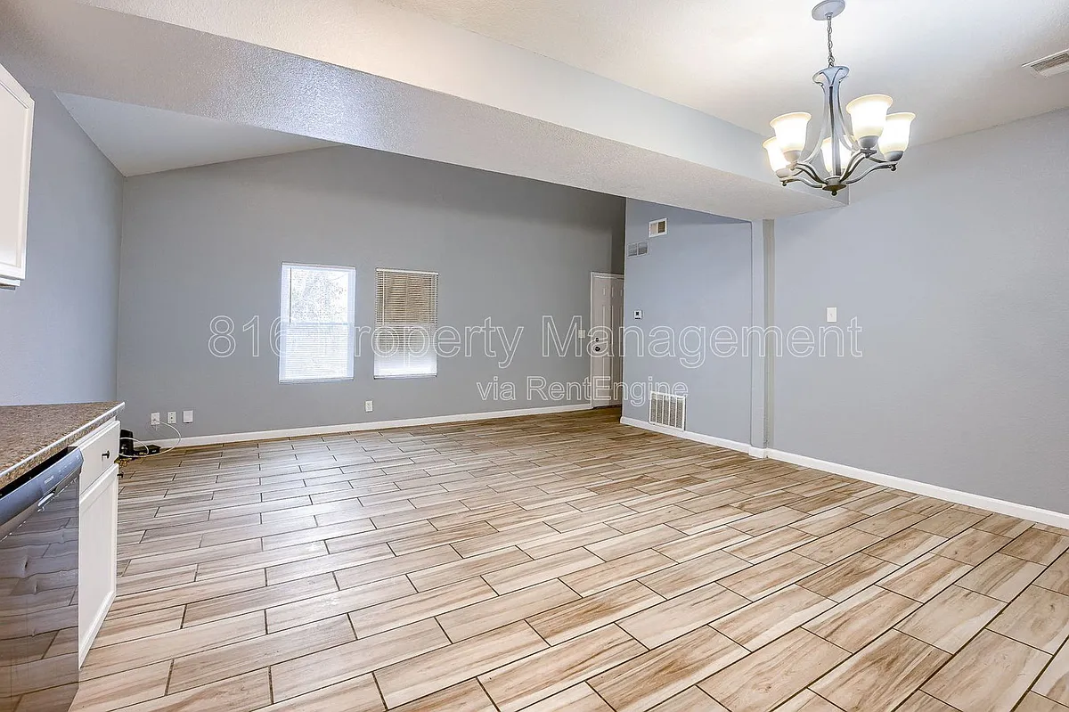 Building Photo - 6901 Jackson Ave #6903