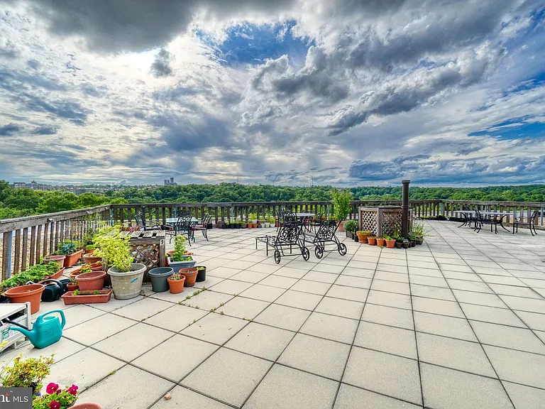 1801 Clydesdale Pl NW #311 — Photo 37