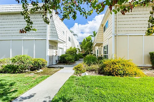 1434 Highland Ave #8 Photo 1