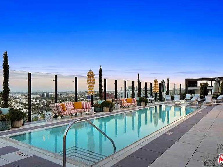 8420 Sunset Blvd #307 — Photo 31