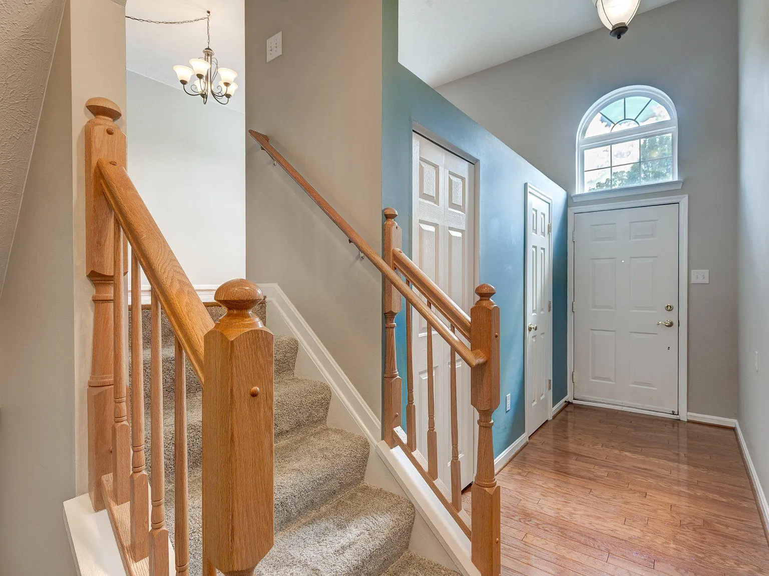 3 bed, 2.5 bath, 2132 sqft, $2,400 — Photo 3