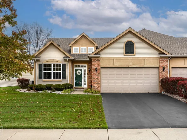 1601 Schaller Ln, Dyer, IN 46311