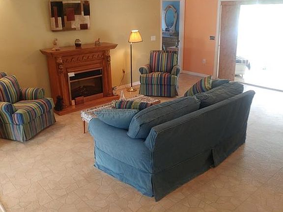 5th image of 7468 Regina Dr