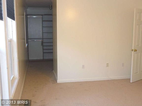 4th image of 221 Elizabeth Ave