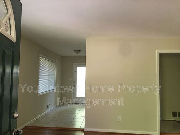 5th image of 1145 Arlington Pkwy NE