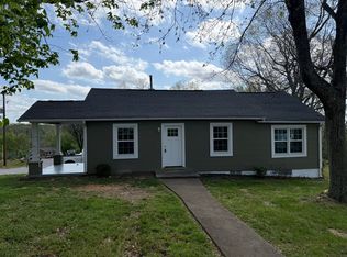 411 Hietts Ln, Clarksville, TN 37043