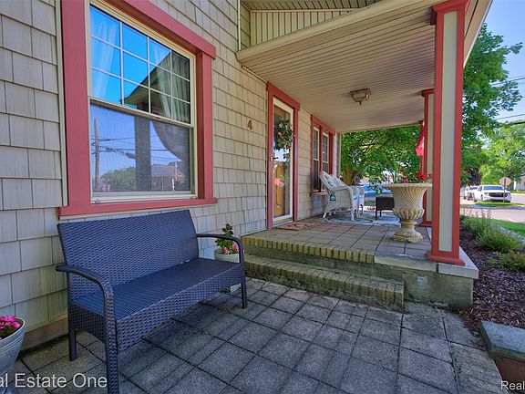 5th image of 4 N Church St