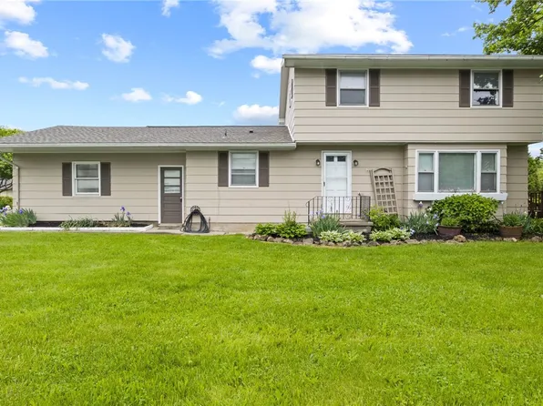 10 De Paul Dr, East Rochester, NY 14445