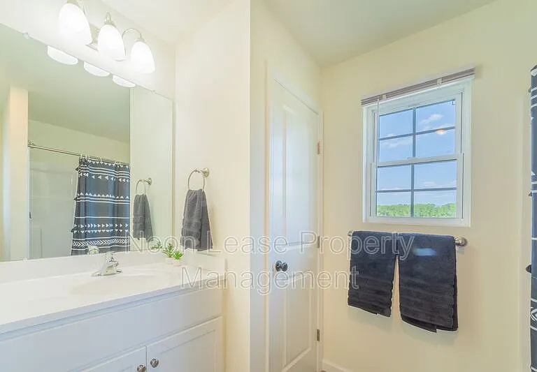 674 N Bedford St — Photo 19