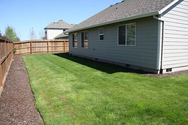 1753 NW Woodland Dr — Photo 7
