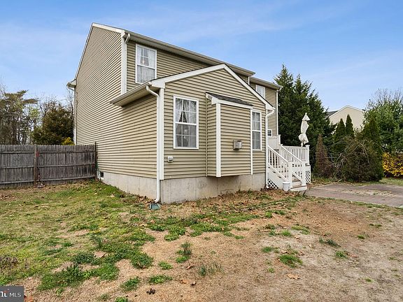 4th image of 309 Marion Ave