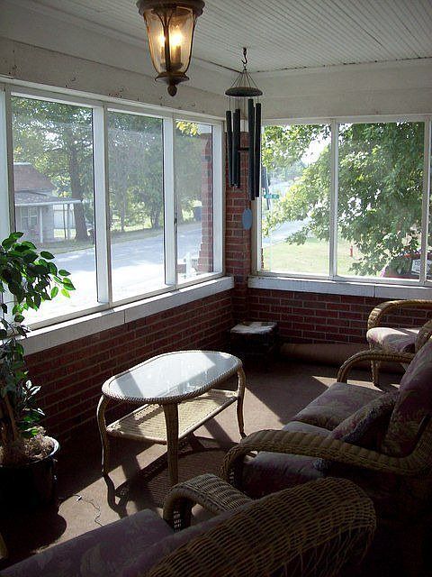 2nd image of 213 S 1st St
