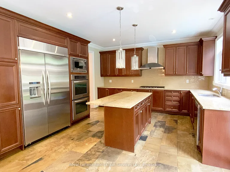 3385 Liptay Ave — Photo 15