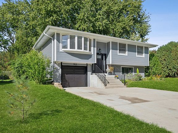 2nd image of 912 Cornell Ln