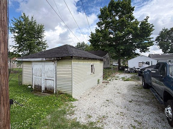 5th image of 2522 N B St