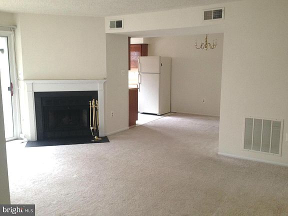 3rd image of 7749 Inversham Dr APT 215