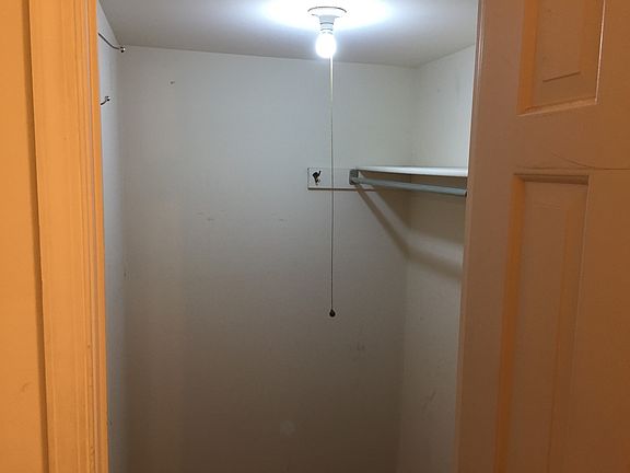 Walk in Closet 1