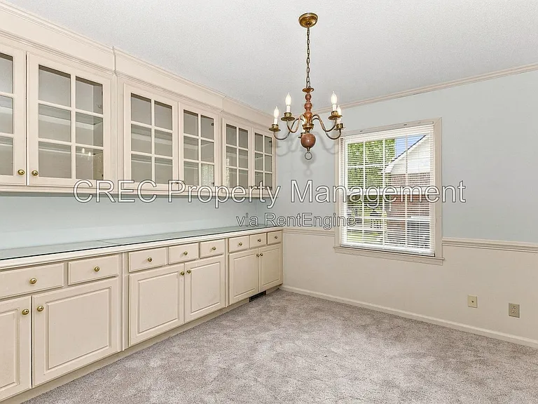 321 Shaftesbury Ln — Photo 37