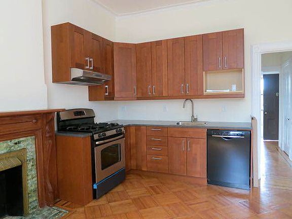 2nd image of 109 Macdonough St #4