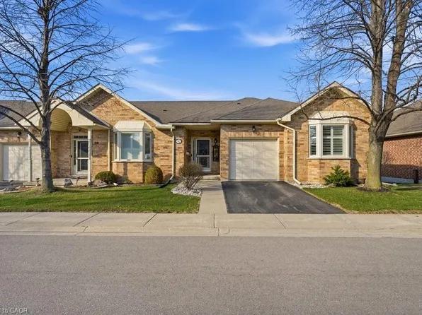 92 Northernbreeze St, Hamilton, ON L0R 1W0