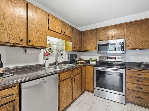 2nd image of 7601 W 101st St APT 114