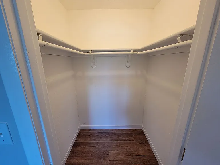 81 Fisherville Rd — Photo 18
