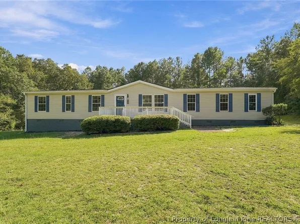 201 Castle Creek Dr, Raeford, NC 28376