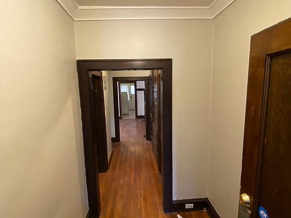 4th image of 2048 W 98th St APT 2