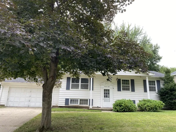 1915 Mayfair St, Waterloo, IA 50701