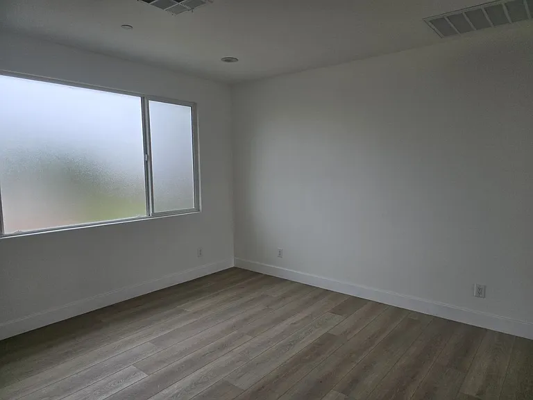 10101 Crosby Ave — Photo 11