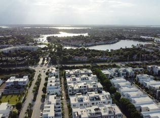 10447 NW 66th St, Doral, FL 33178