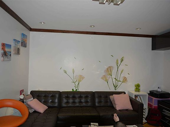 5th image of 13235 Sanford Ave