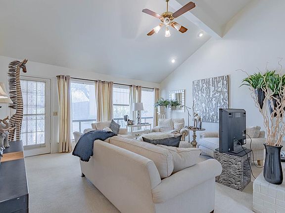 3rd image of 1406 Pebble Ct